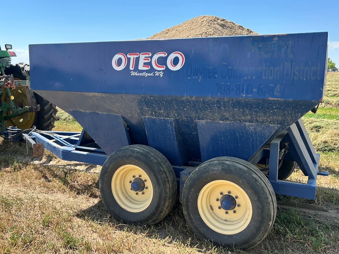 Close-up of the district's loaded blue OTECO pivot track filler
